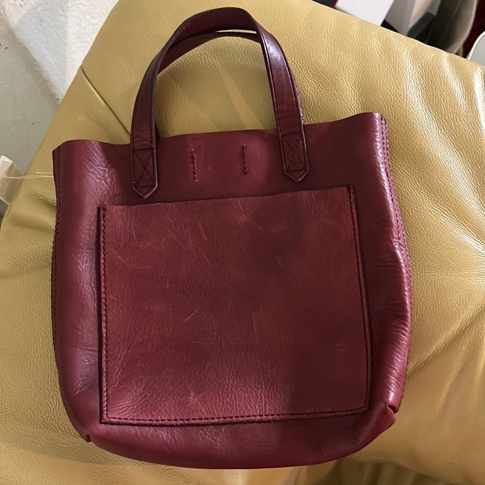 Madewell brown handbag with burgundy tones- perfect for fall!